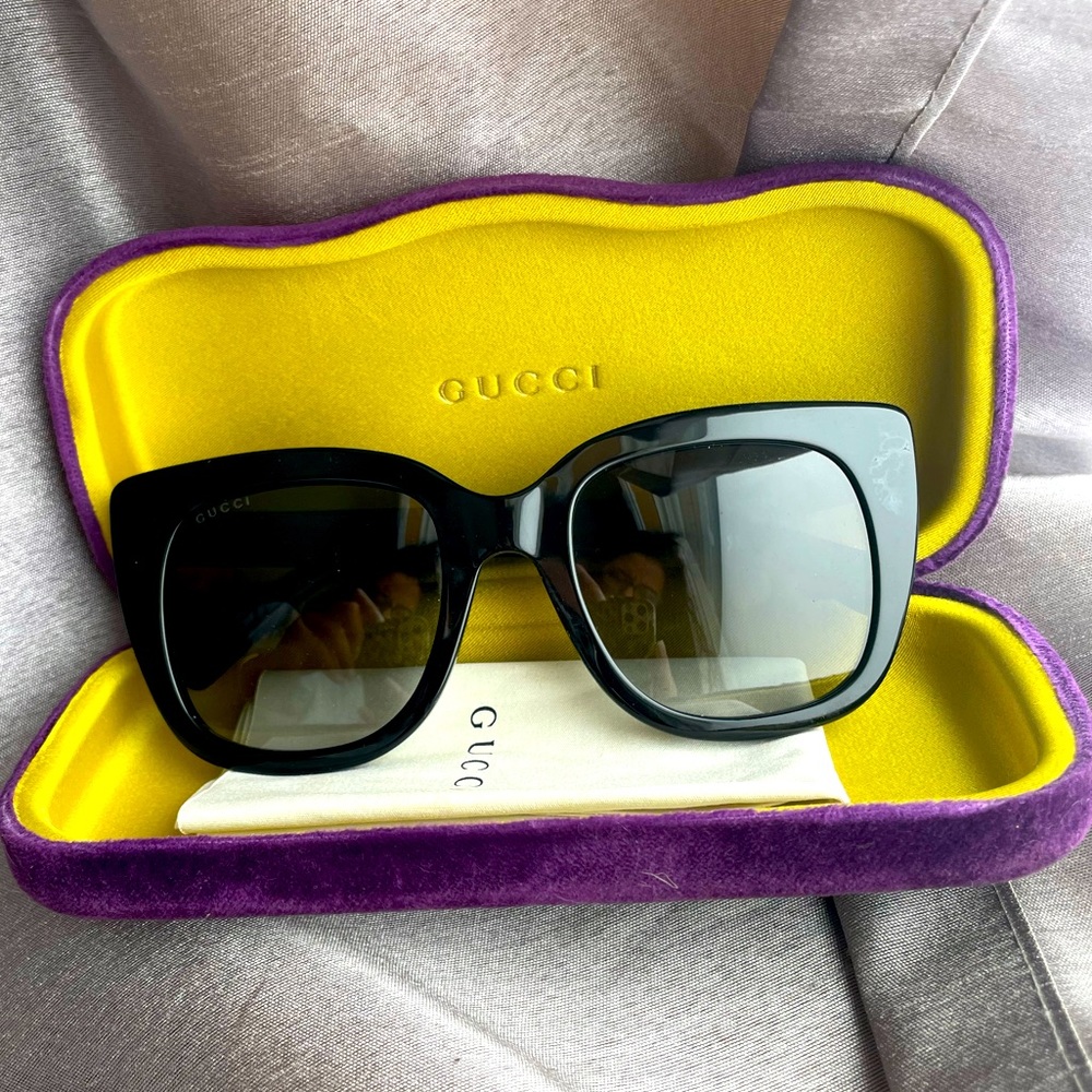 GUCCI Cat Eye Sunglasses